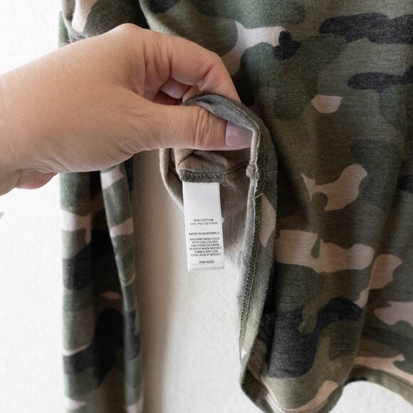 Express Size XS Camo Long Sleeve Top Green Camouflage Cropped Pocket Tee - Picture 7 of 7